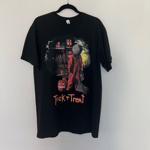 size L halloween spooky tee